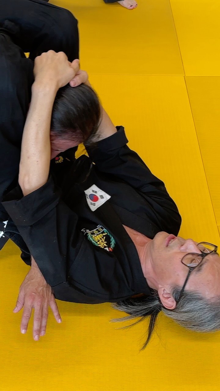 Triangle Choke from Guard by Hwa Rang Do® Grandmaster Taejoon Lee during the Grappling Armlock Submission Seminar at the 63rd World Hwa Rang Do Annual Event 2023 in Luxembourg 

HOGU-Hwarangdo Online Global University
www.hwarangdoglobal.com 

YouTube Channel: @WChwarangdo

Podcast-Live by the Sword
YouTube @livebythesword2716

Digital Instructional Videos:
www.fightingstyles.com 

#hwarang #hwarangdo #taesoodo #motivation #inspiration #awesome #amazing #leader #warrior #leadership #strong #taejoonlee #화랑 #화랑도 #이태준 #고투기 #grappling #submissions #gotoogi